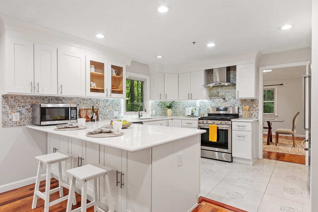 45 Winterberry Way, Bedford, Massachusetts, 3 Bedrooms Bedrooms, 7 Rooms Rooms,2.5 BathroomsBathrooms,Residential,For Sale,Winterberry Way,73441332