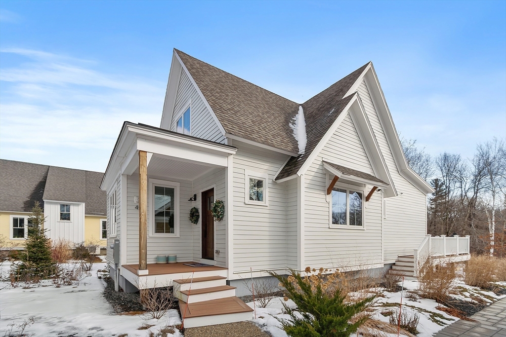 45 Millrun Ln, Concord, Massachusetts, 3 Bedrooms Bedrooms, 6 Rooms Rooms,2.5 BathroomsBathrooms,Residential,For Sale,Millrun Ln,73471799