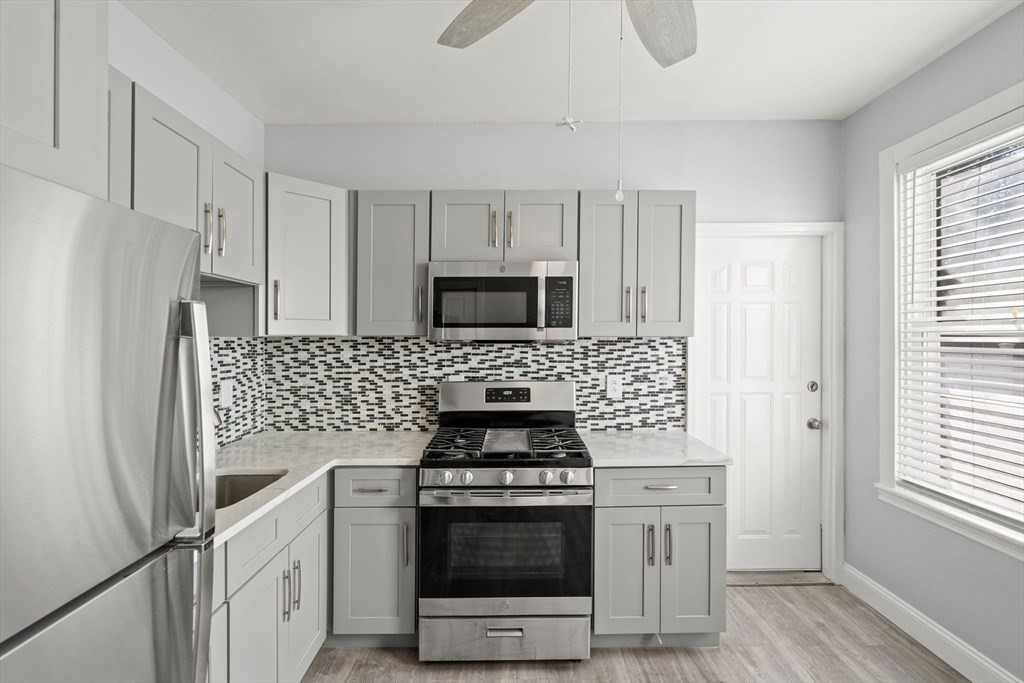 8 North Ave., Boston, Massachusetts, 1 Bedroom Bedrooms, 3 Rooms Rooms,1 BathroomBathrooms,Residential Lease,For Rent,North Ave.,73468675