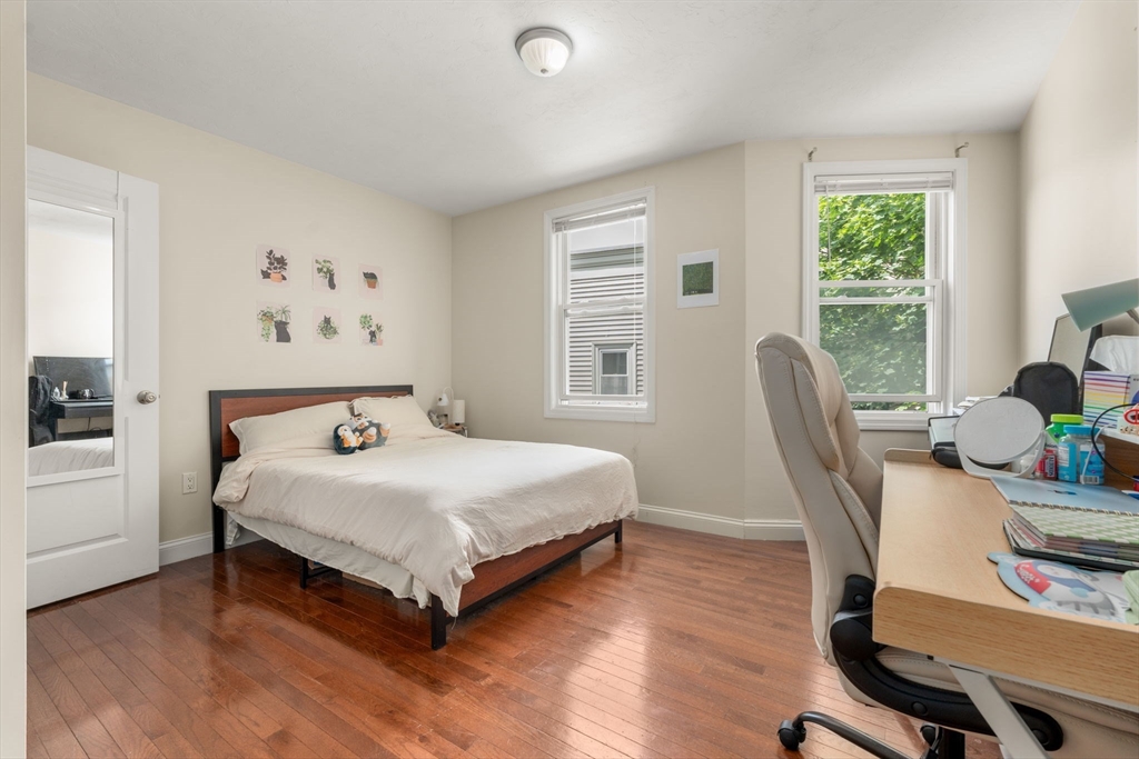 95 Kilsyth Road, Boston, Massachusetts, 3 Bedrooms Bedrooms, 6 Rooms Rooms,2 BathroomsBathrooms,Residential Lease,For Rent,Kilsyth Road,73481622