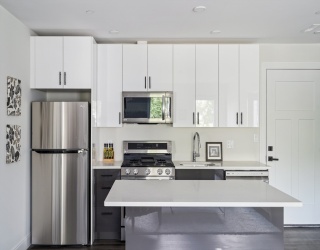 317 Belgrade Ave, Boston, Massachusetts, 2 Bedrooms Bedrooms, 4 Rooms Rooms,2 BathroomsBathrooms,Residential Lease,For Rent,Belgrade Ave,73481608