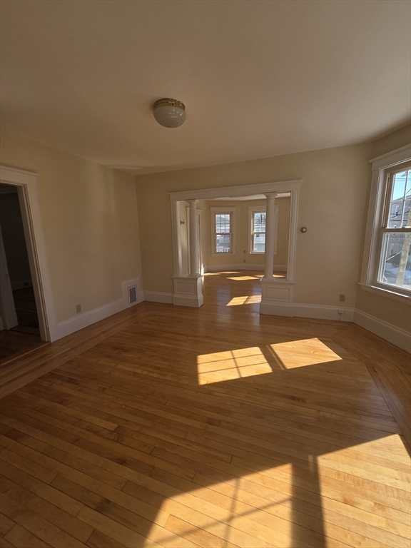 219 Broadway, Lynn, Massachusetts, 2 Bedrooms Bedrooms, 5 Rooms Rooms,1 BathroomBathrooms,Residential Lease,For Rent,Broadway,73481599