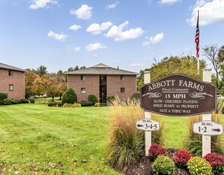 213 Abbott Farm, Hudson, New Hampshire, 1 Bedroom Bedrooms, 4 Rooms Rooms,1 BathroomBathrooms,Residential,For Sale,Abbott Farm,73483527
