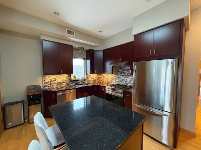 139 Main, Gloucester, Massachusetts, 2 Bedrooms Bedrooms, 4 Rooms Rooms,1.5 BathroomsBathrooms,Residential Lease,For Rent,Main,73482042