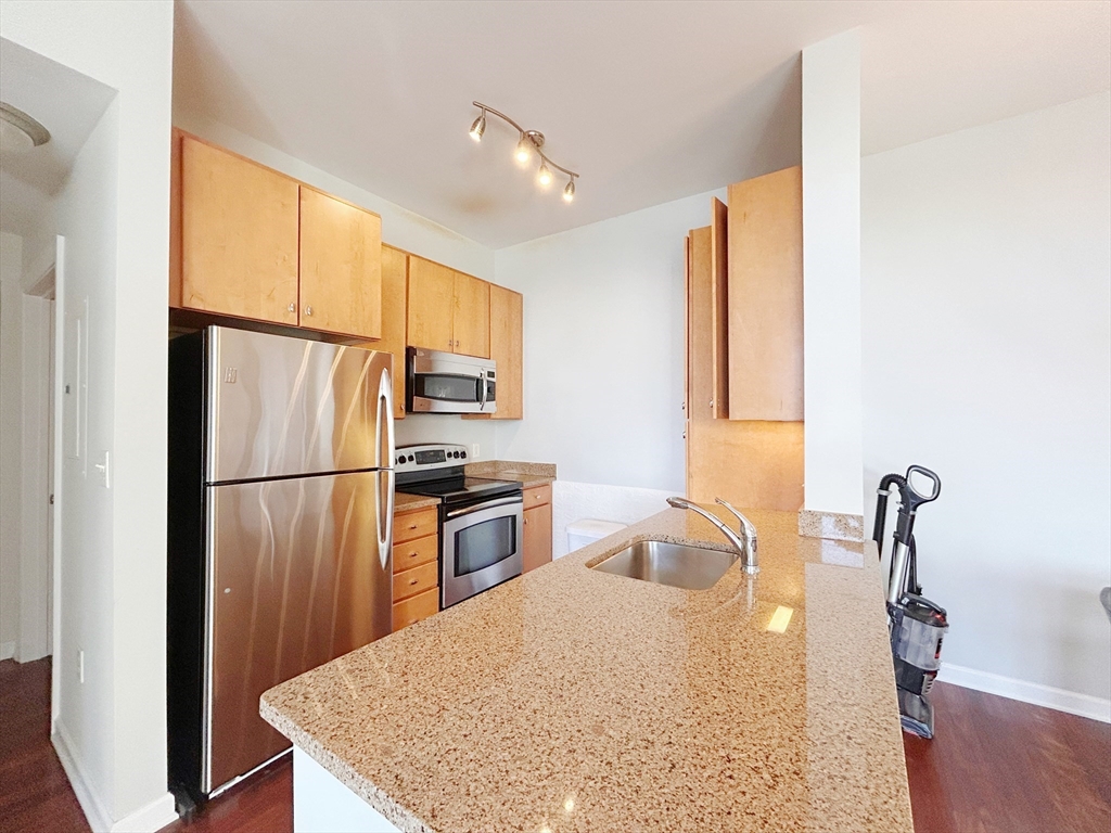 4 Repton Pl, Watertown, Massachusetts, 2 Bedrooms Bedrooms, 5 Rooms Rooms,2 BathroomsBathrooms,Residential Lease,For Rent,Repton Pl,73483565