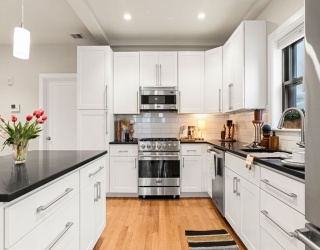 24 Rawson St, Boston, Massachusetts, 2 Bedrooms Bedrooms, 5 Rooms Rooms,2 BathroomsBathrooms,Residential,For Sale,Rawson St,73483463