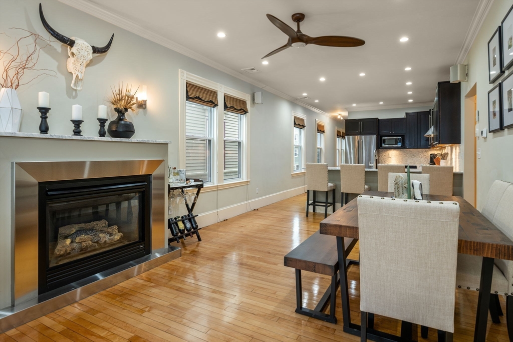 45 Pearl St, Boston, Massachusetts, 2 Bedrooms Bedrooms, 5 Rooms Rooms,2 BathroomsBathrooms,Residential Lease,For Rent,Pearl St,73483102