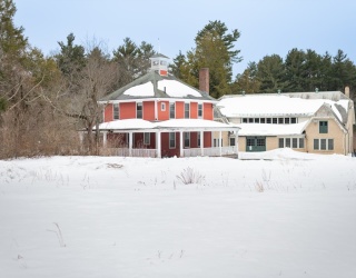 133 Wellesley Street, Weston, Massachusetts, 2 Bedrooms Bedrooms, 5 Rooms Rooms,1 BathroomBathrooms,Residential,For Sale,Wellesley Street,73483469