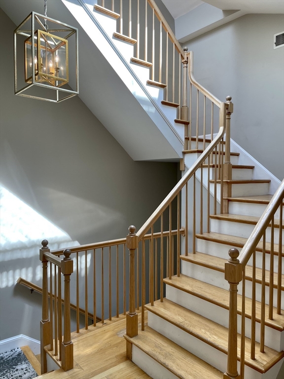 123 Newbury Street, Boston, Massachusetts, 3 Bedrooms Bedrooms, 6 Rooms Rooms,2 BathroomsBathrooms,Residential Lease,For Rent,Newbury Street,73481902