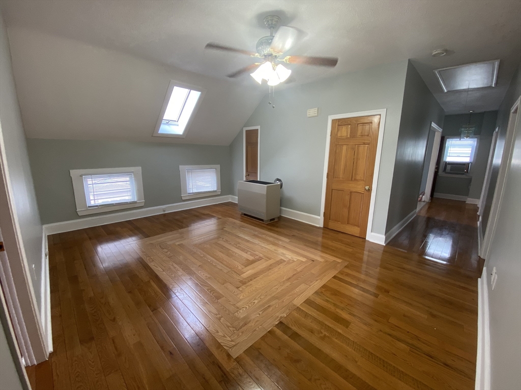 58 Shawmut Ave, New Bedford, Massachusetts, 3 Bedrooms Bedrooms, 5 Rooms Rooms,1 BathroomBathrooms,Residential Lease,For Rent,Shawmut Ave,73483580