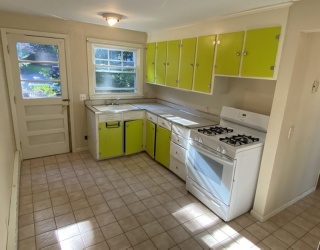 47 Summer Street, Northampton, Massachusetts, 2 Bedrooms Bedrooms, 3 Rooms Rooms,1 BathroomBathrooms,Residential Lease,For Rent,Summer Street,73483588