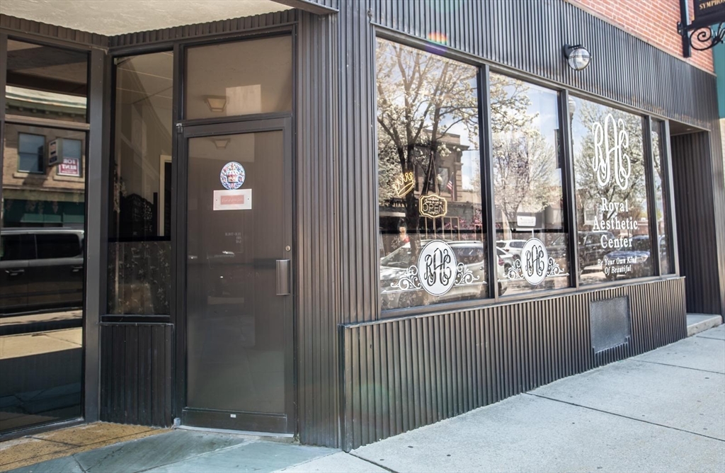 208 Main St, Milford, Massachusetts, ,Business Opportunity,For Sale,Main St,73483590