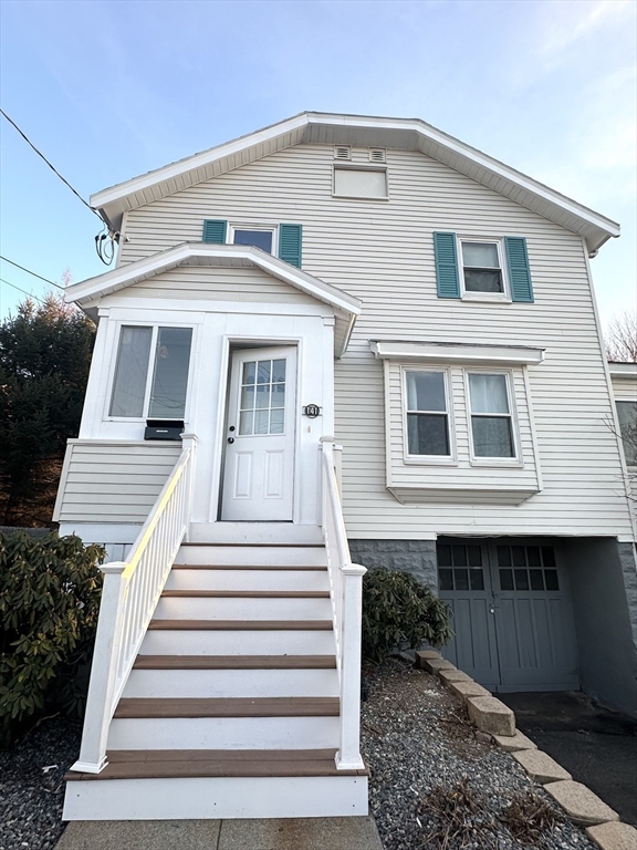 141 Alexander Ave, Medford, Massachusetts, 3 Bedrooms Bedrooms, 8 Rooms Rooms,1 BathroomBathrooms,Residential Lease,For Rent,Alexander Ave,73482035