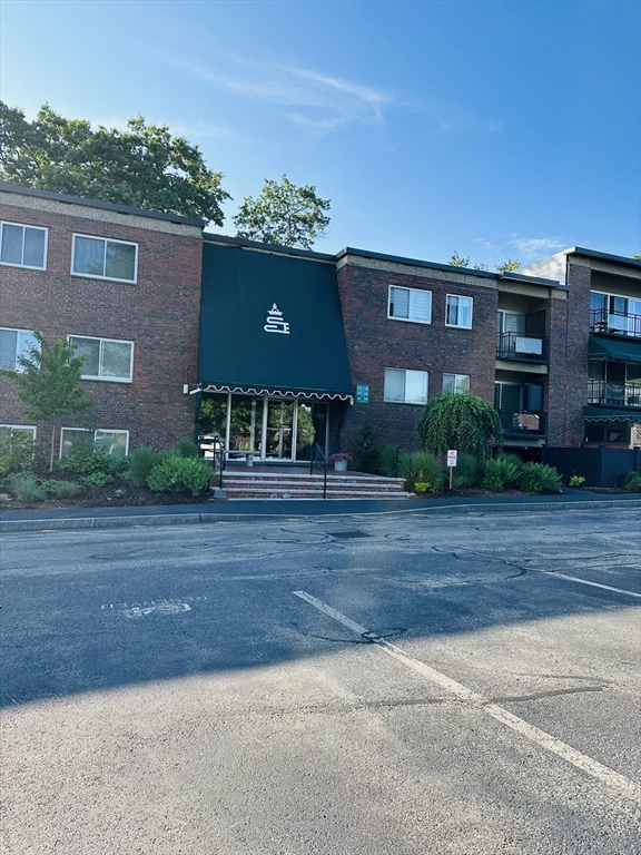 1202 Greendale Ave, Needham, Massachusetts, 1 Bedroom Bedrooms, 3 Rooms Rooms,1 BathroomBathrooms,Residential Lease,For Rent,Greendale Ave,73483605