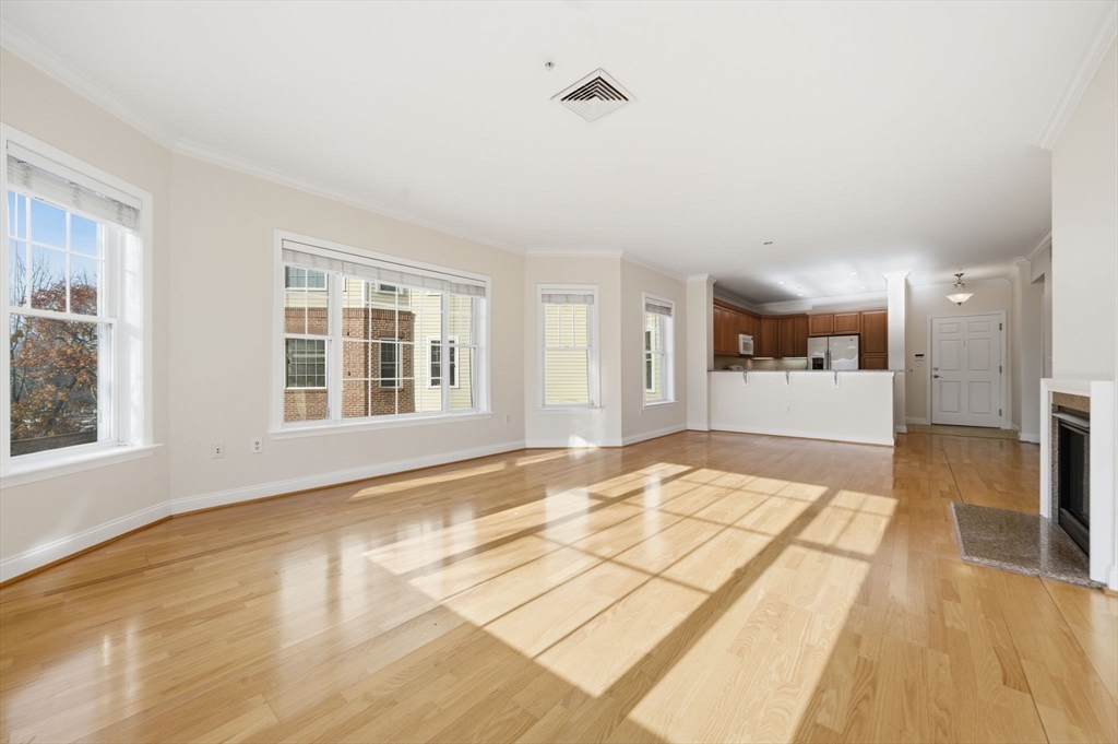 295 Salem St, Woburn, Massachusetts, 2 Bedrooms Bedrooms, 4 Rooms Rooms,2 BathroomsBathrooms,Residential Lease,For Rent,Salem St,73455437