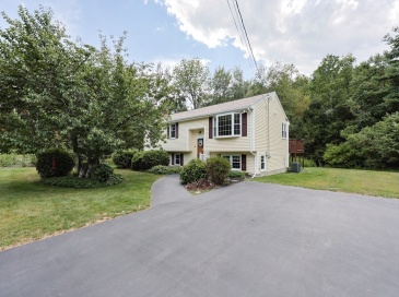 37 Oakleaf Dr, Mansfield, Massachusetts, 3 Bedrooms Bedrooms, 6 Rooms Rooms,1.5 BathroomsBathrooms,Residential,For Sale,Oakleaf Dr,73423465