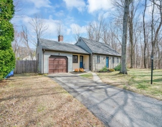 67 Redden Road, West Springfield, Massachusetts, 4 Bedrooms Bedrooms, 9 Rooms Rooms,2 BathroomsBathrooms,Residential,For Sale,Redden Road,73473077