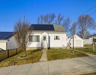 310 King Philip Street, Fall River, Massachusetts, 3 Bedrooms Bedrooms, 6 Rooms Rooms,2 BathroomsBathrooms,Residential,For Sale,King Philip Street,73470191