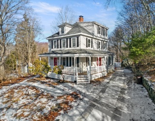 17 Church St, Newbury, Massachusetts, 3 Bedrooms Bedrooms, 9 Rooms Rooms,2.5 BathroomsBathrooms,Residential,For Sale,Church St,73470294