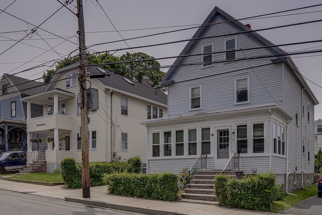 69 Metropolitan Ave, Boston, Massachusetts, 4 Bedrooms Bedrooms, 7 Rooms Rooms,1.5 BathroomsBathrooms,Residential,For Sale,Metropolitan Ave,73388881