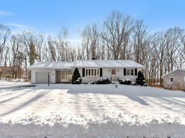 13 Gardner St, Fitchburg, Massachusetts, 2 Bedrooms Bedrooms, 5 Rooms Rooms,1 BathroomBathrooms,Residential,For Sale,Gardner St,73461364