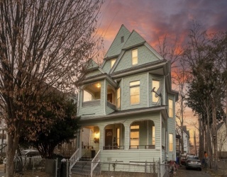 26 Huntington St, Springfield, Massachusetts, 11 Bedrooms Bedrooms, 16 Rooms Rooms,3 BathroomsBathrooms,Residential Income,For Sale,Huntington St,73465448