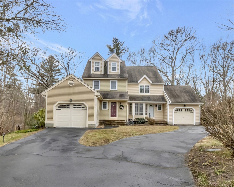 4 Concetta Circle, Mansfield, Massachusetts, 2 Bedrooms Bedrooms, 6 Rooms Rooms,1.5 BathroomsBathrooms,Residential,For Sale,Concetta Circle,73470906