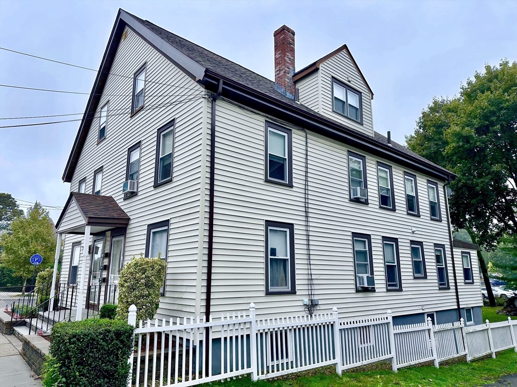 232-234 Nahatan St, Norwood, Massachusetts, 8 Bedrooms Bedrooms, 16 Rooms Rooms,3.5 BathroomsBathrooms,Residential Income,For Sale,Nahatan St,73438445