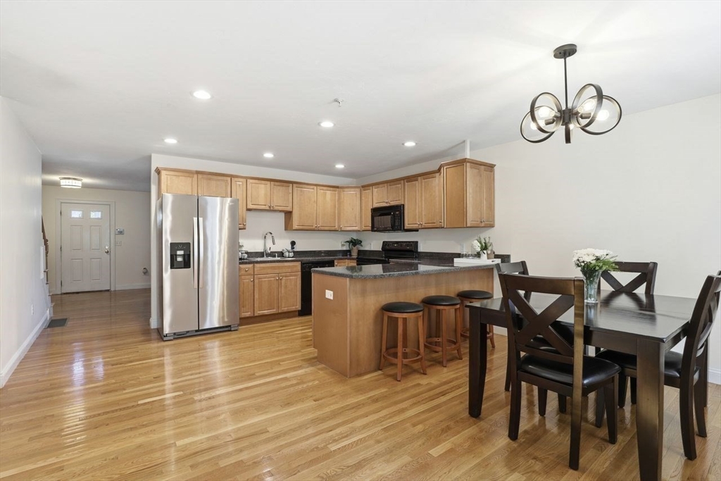 269 Washington St, Pembroke, Massachusetts, 2 Bedrooms Bedrooms, 4 Rooms Rooms,1.5 BathroomsBathrooms,Residential,For Sale,Washington St,73474467