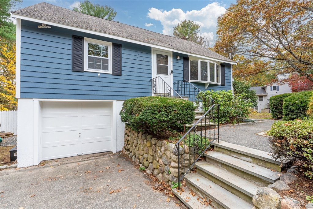 7 Taylor St, Peabody, Massachusetts, 3 Bedrooms Bedrooms, 6 Rooms Rooms,2 BathroomsBathrooms,Residential,For Sale,Taylor St,73448397