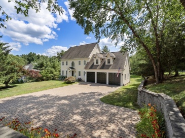 63 High St, Shrewsbury, Massachusetts, 4 Bedrooms Bedrooms, 9 Rooms Rooms,3.5 BathroomsBathrooms,Residential,For Sale,High St,73467758