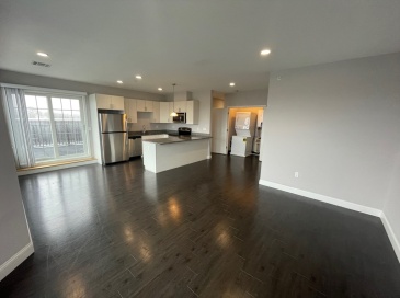 431 River Street, Waltham, Massachusetts, 2 Bedrooms Bedrooms, 5 Rooms Rooms,2 BathroomsBathrooms,Residential Lease,For Rent,River Street,73483618