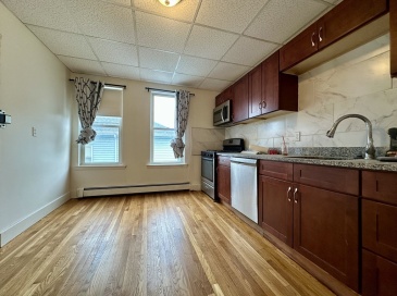 2 Torpie St, Boston, Massachusetts, 3 Bedrooms Bedrooms, 5 Rooms Rooms,1 BathroomBathrooms,Residential Lease,For Rent,Torpie St,73483741