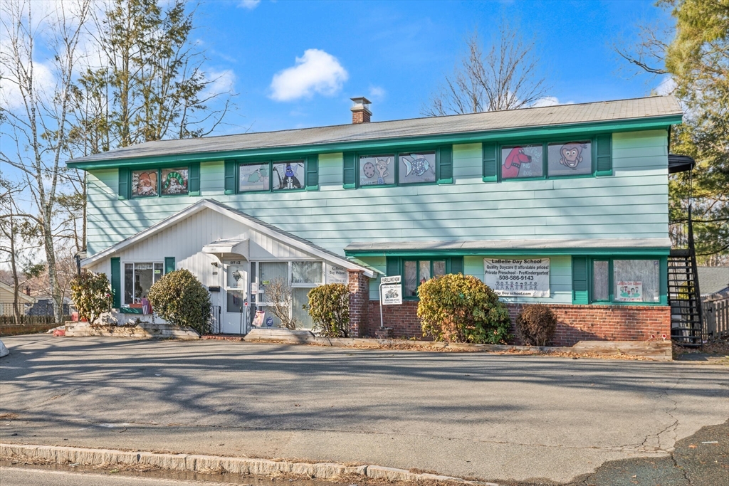 600 E. Ashland Street, Brockton, Massachusetts, 3 Bedrooms Bedrooms, 6 Rooms Rooms,2.5 BathroomsBathrooms,Residential,For Sale,E. Ashland Street,73483758