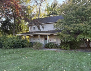 1026 Main St, Agawam, Massachusetts, 2 Bedrooms Bedrooms, 5 Rooms Rooms,1.5 BathroomsBathrooms,Residential,For Sale,Main St,73483635