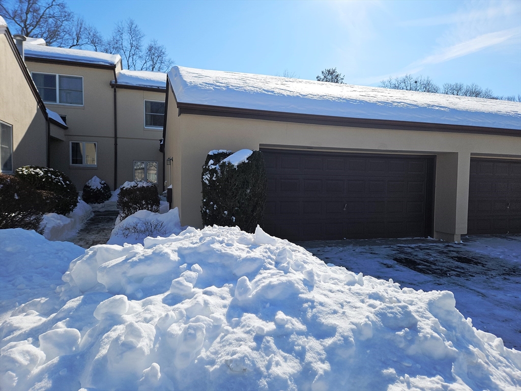 2970 Mendon Road, Cumberland, Rhode Island, 2 Bedrooms Bedrooms, 6 Rooms Rooms,2.5 BathroomsBathrooms,Residential,For Sale,Mendon Road,73474336