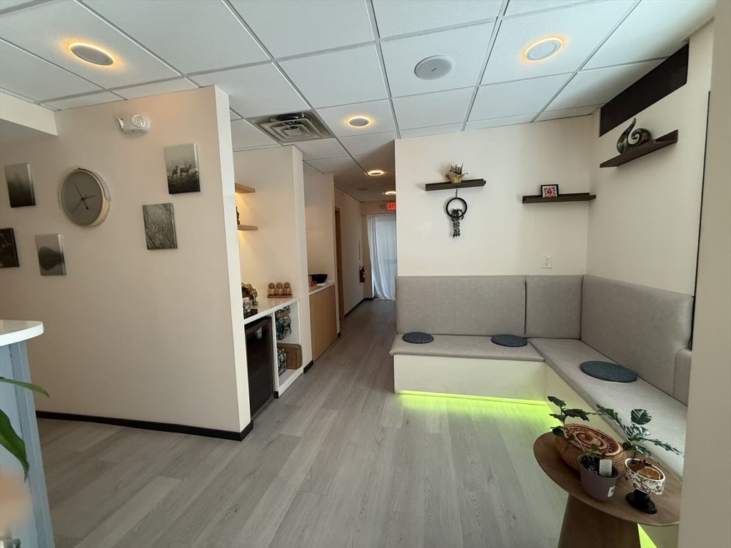 235 Harvard St, Brookline, Massachusetts, ,Business Opportunity,For Sale,Harvard St,73483659