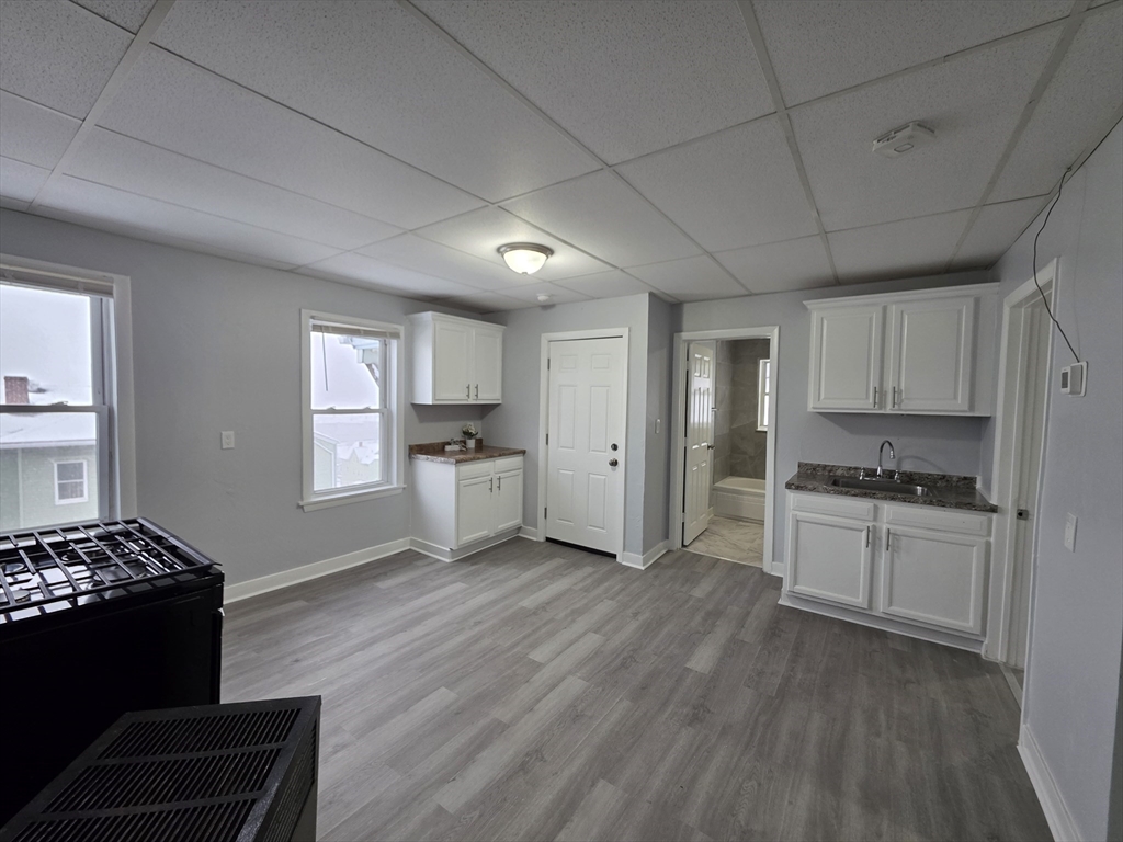 39 Harlem, Worcester, Massachusetts, 4 Bedrooms Bedrooms, 6 Rooms Rooms,1 BathroomBathrooms,Residential Lease,For Rent,Harlem,73469754