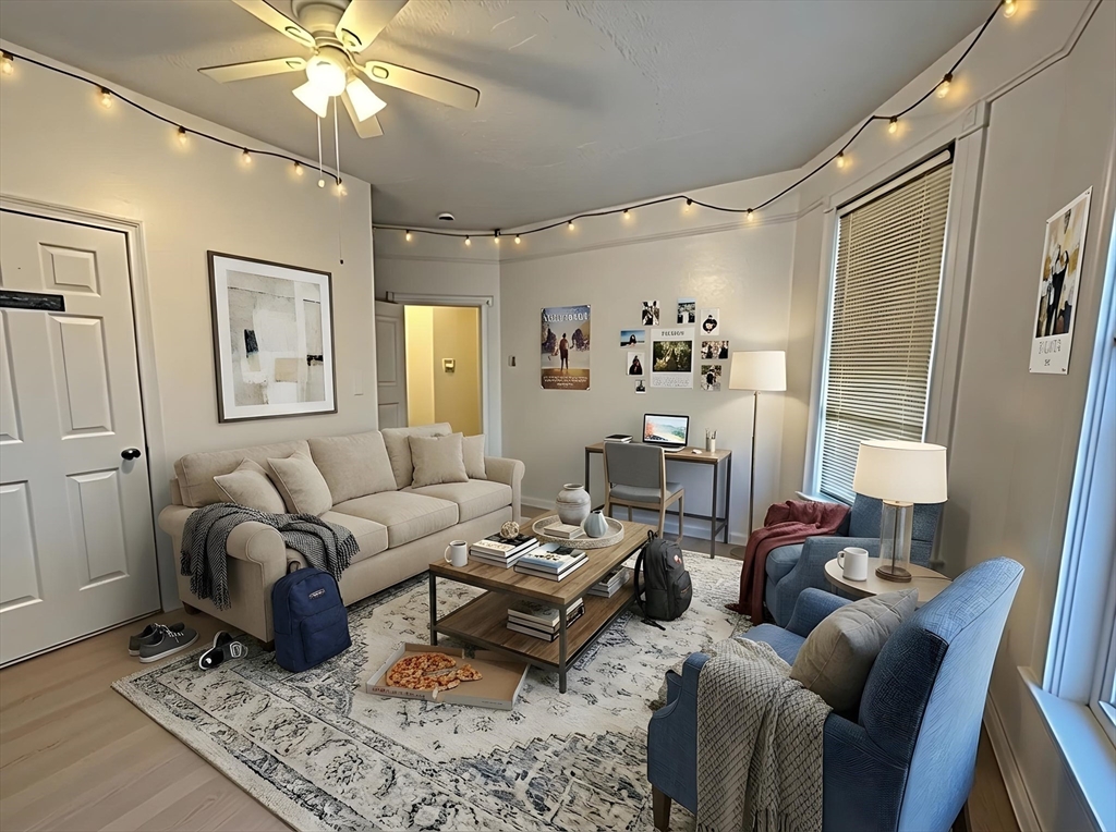 34 Cherokee, Boston, Massachusetts, 5 Bedrooms Bedrooms, 8 Rooms Rooms,2 BathroomsBathrooms,Residential Lease,For Rent,Cherokee,73482116