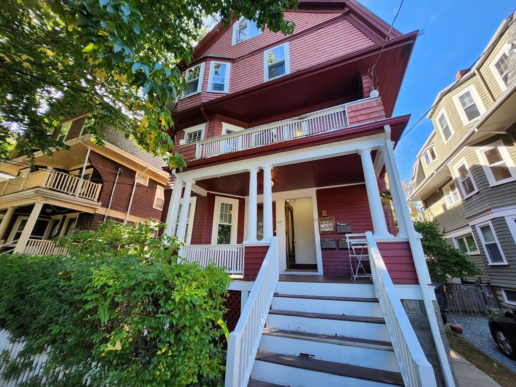 19 Granville Rd, Cambridge, Massachusetts, 3 Bedrooms Bedrooms, 5 Rooms Rooms,1 BathroomBathrooms,Residential Lease,For Rent,Granville Rd,73467361