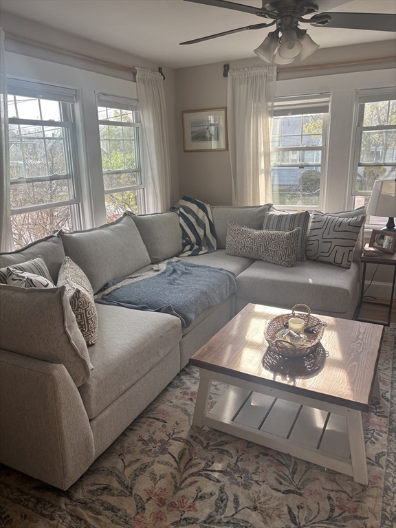 73 Edinboro Rd, Quincy, Massachusetts, 2 Bedrooms Bedrooms, 5 Rooms Rooms,1 BathroomBathrooms,Residential Lease,For Rent,Edinboro Rd,73483718