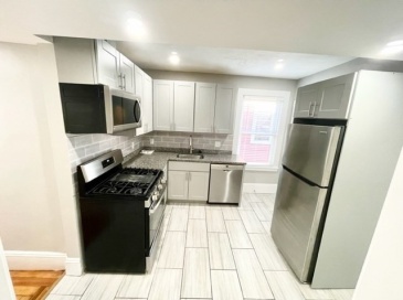 1 Ropes St., Salem, Massachusetts, 3 Bedrooms Bedrooms, 6 Rooms Rooms,1 BathroomBathrooms,Residential Lease,For Rent,Ropes St.,73483717