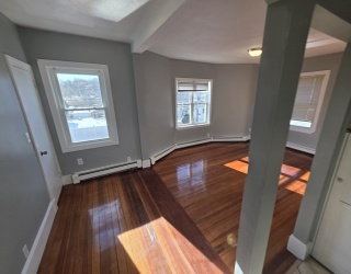 14 Seagirt, Saugus, Massachusetts, 3 Bedrooms Bedrooms, 6 Rooms Rooms,1 BathroomBathrooms,Residential Lease,For Rent,Seagirt,73481458