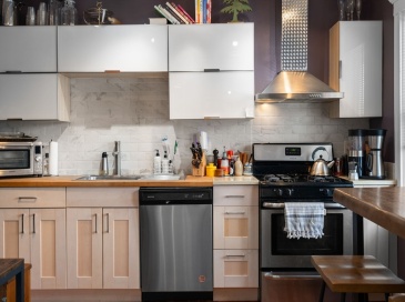 61 Cummins Hwy, Boston, Massachusetts, 3 Bedrooms Bedrooms, 6 Rooms Rooms,1.5 BathroomsBathrooms,Residential Lease,For Rent,Cummins Hwy,73483773