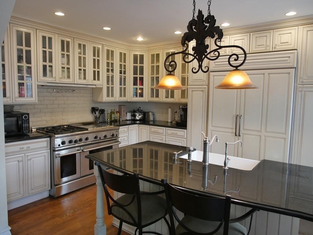 32 Warwick Street, Boston, Massachusetts, 5 Bedrooms Bedrooms, 8 Rooms Rooms,3.5 BathroomsBathrooms,Residential Lease,For Rent,Warwick Street,73481947