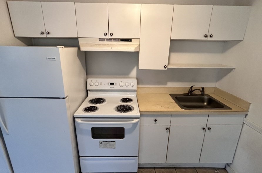 10 Marion St., Boston, Massachusetts, 1 Bedroom Bedrooms, 3 Rooms Rooms,1 BathroomBathrooms,Residential Lease,For Rent,Marion St.,73481972