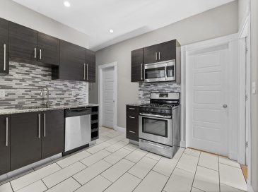 35 Harbor View Street, Boston, Massachusetts, 4 Bedrooms Bedrooms, 8 Rooms Rooms,1.5 BathroomsBathrooms,Residential Lease,For Rent,Harbor View Street,73482036