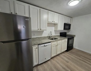 270 Quarry Street, Quincy, Massachusetts, 2 Bedrooms Bedrooms, 4 Rooms Rooms,1.5 BathroomsBathrooms,Residential Lease,For Rent,Quarry Street,73481993