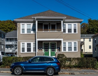 1093 Main Street, Waltham, Massachusetts, 2 Bedrooms Bedrooms, 4 Rooms Rooms,1 BathroomBathrooms,Residential Lease,For Rent,Main Street,73481756