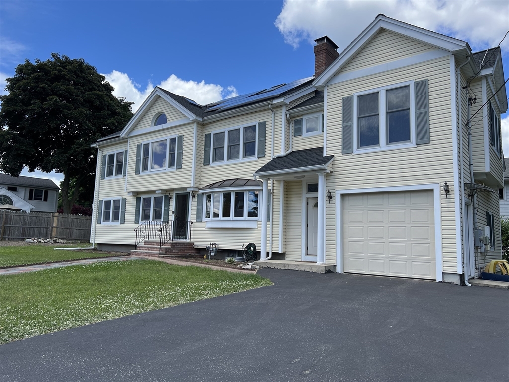 11 Garrison Road, Arlington, Massachusetts, 5 Bedrooms Bedrooms, 17 Rooms Rooms,4 BathroomsBathrooms,Residential Lease,For Rent,Garrison Road,73481751